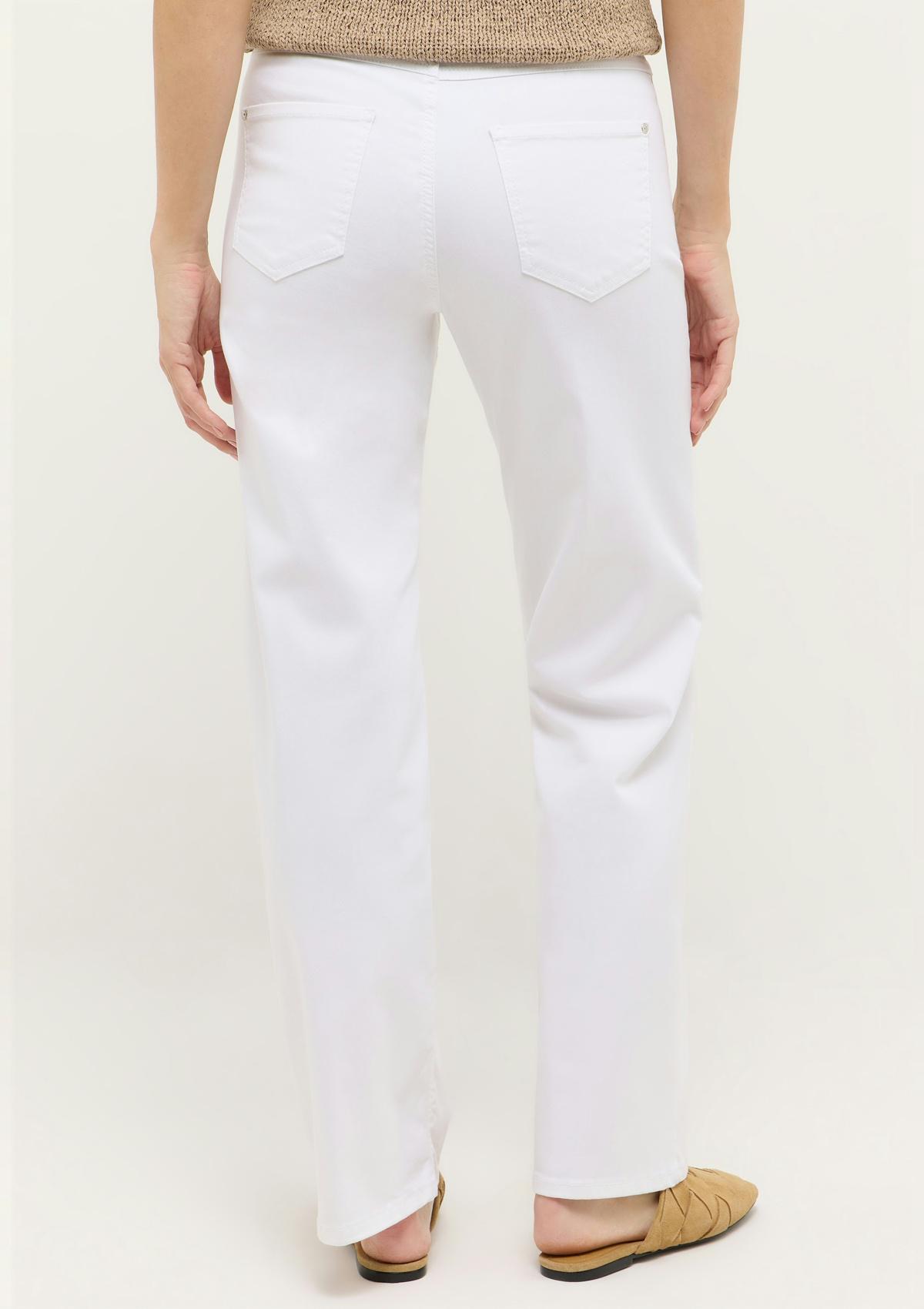 3322900 70 | Jeans Lara mit weitem Bein