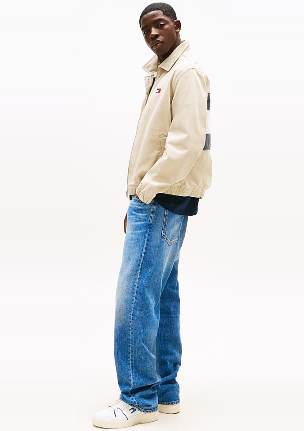 DM0DM21015 1A5 | Jaimie Relaxed Straight Leg Jeans mit Fade-Effekt