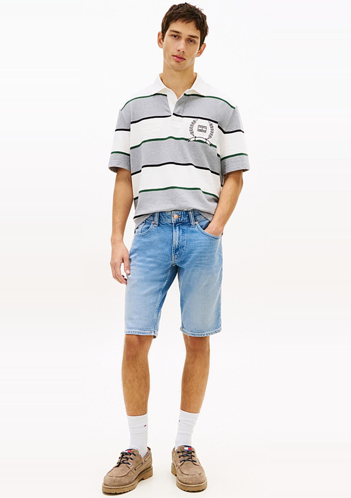 DM0DM22979 1A5 | Ronnie Slim Jeansshorts mit Whisker-Effekt