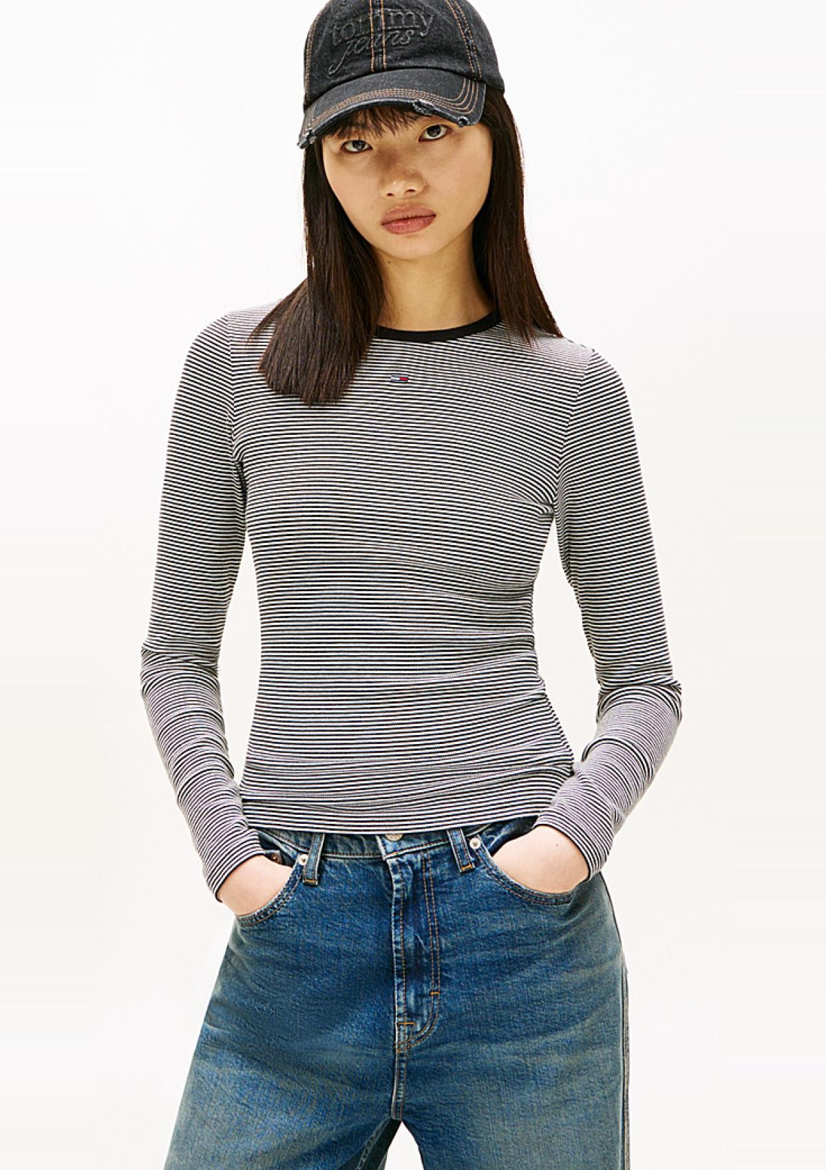 DW0DW17387 0AP | Geripptes Slim Fit Langarmshirt