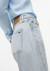 Thumbnail for DW0DW22865 1AB | Barrel Leg Jeans mit mittelhohem Bund und Twist-Nähten