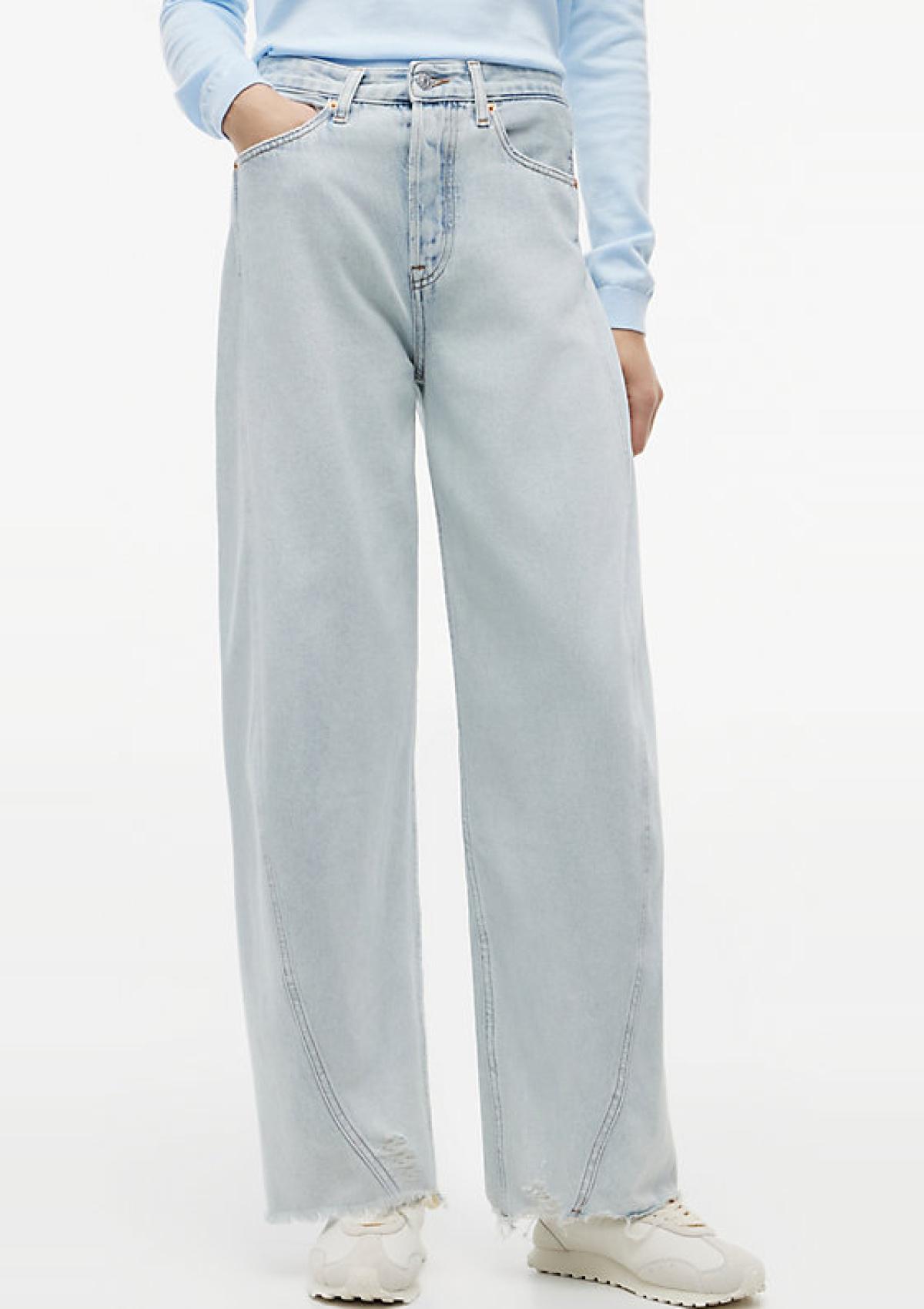 DW0DW22865 1AB | Barrel Leg Jeans mit mittelhohem Bund und Twist-Nähten