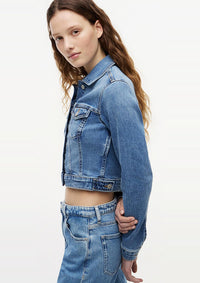 Thumbnail for DW0DW22898 1A5 | Slim Cropped Fit Truckerjacke aus Denim